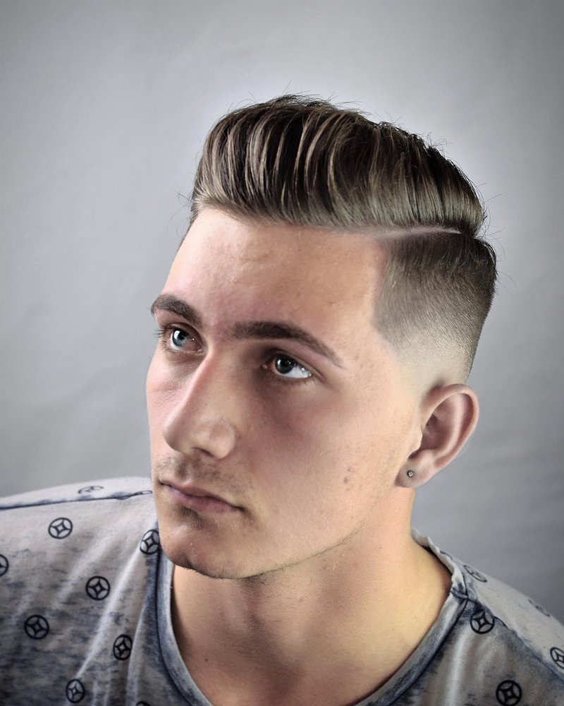 Pompadour hairstyle hi-res stock photography and images - Alamy