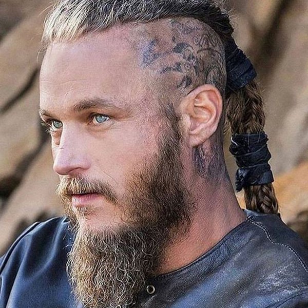 Contrasting Ragnar Hairstyle and Beard