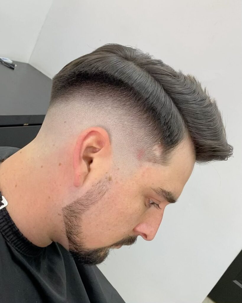 Casual Texture Taper Fade Haircut for the Contemporary Man